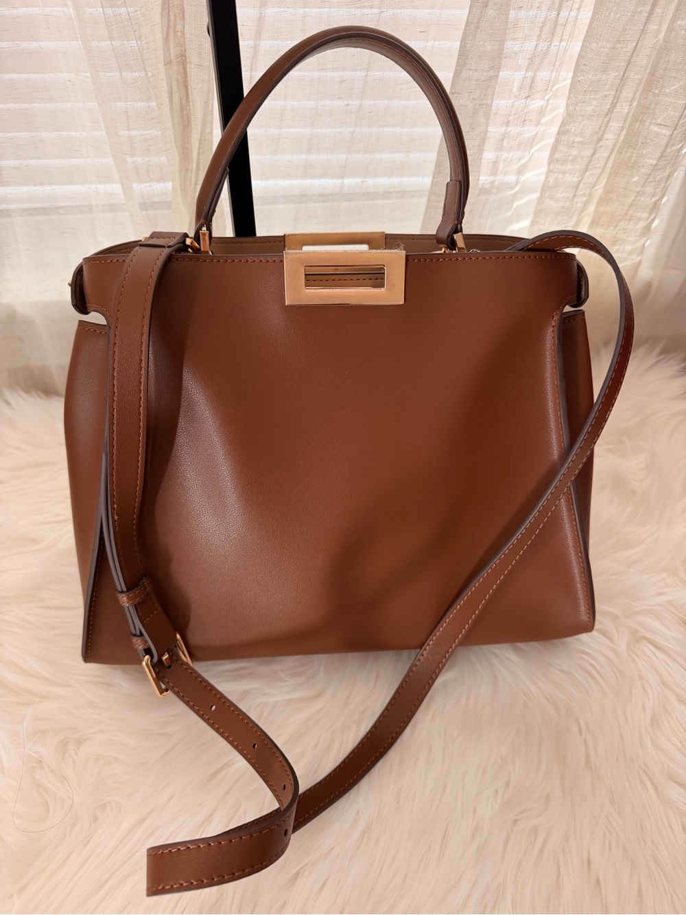 Verano Hill Classic Brown Leather Satchel with Top Handle and Adjustable Strap